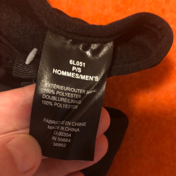 Auclair black and gray sporty tech gloves NWT - Picture 5 of 7